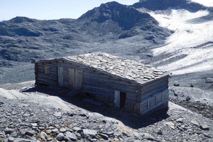 Abri du glacier de Chavière
