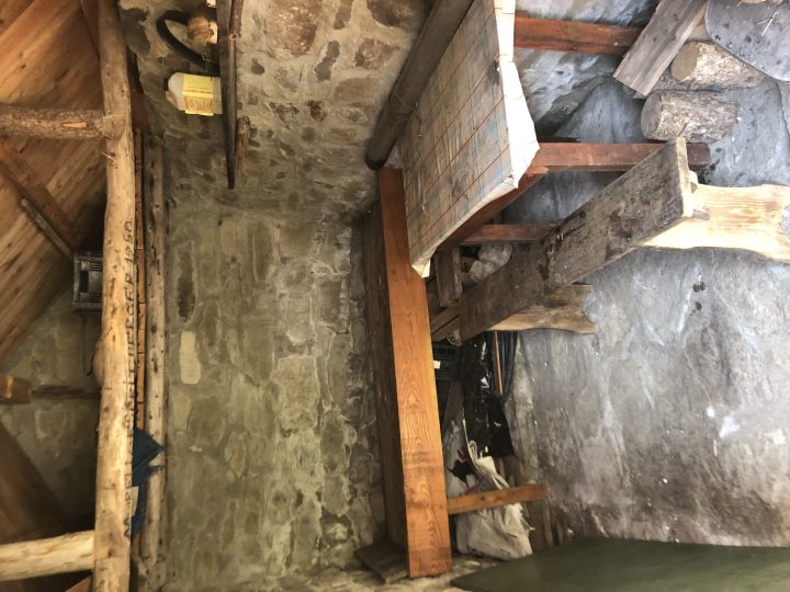 Ancienne cabane du Clot de l'Aï