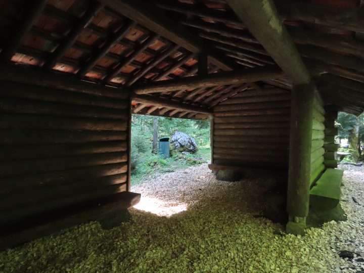 Abri des grottes de Vallorbe