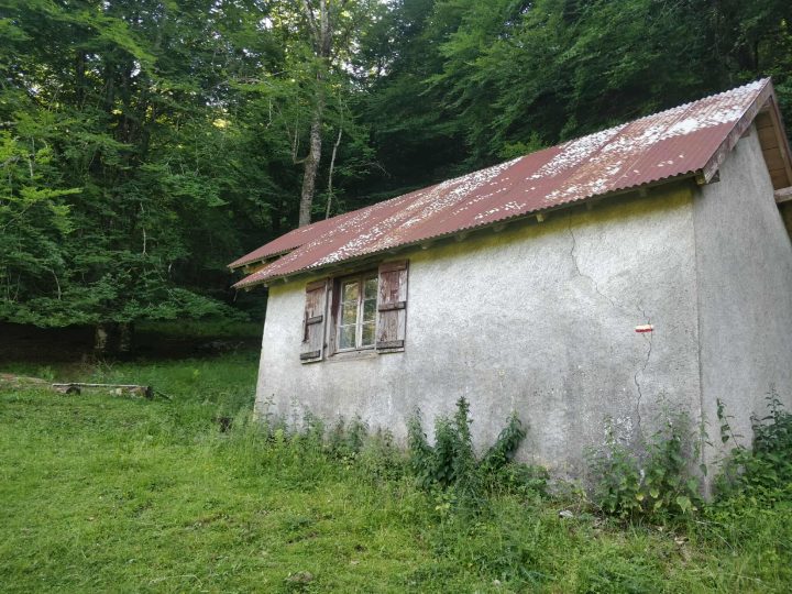 Cabane de Plaede-Luchonais