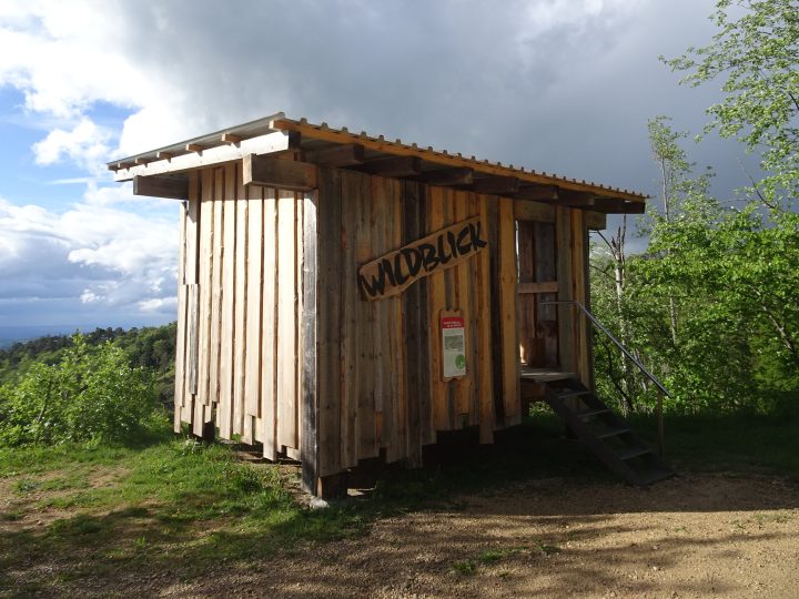 Abri au pied de l'Hinteri Egg