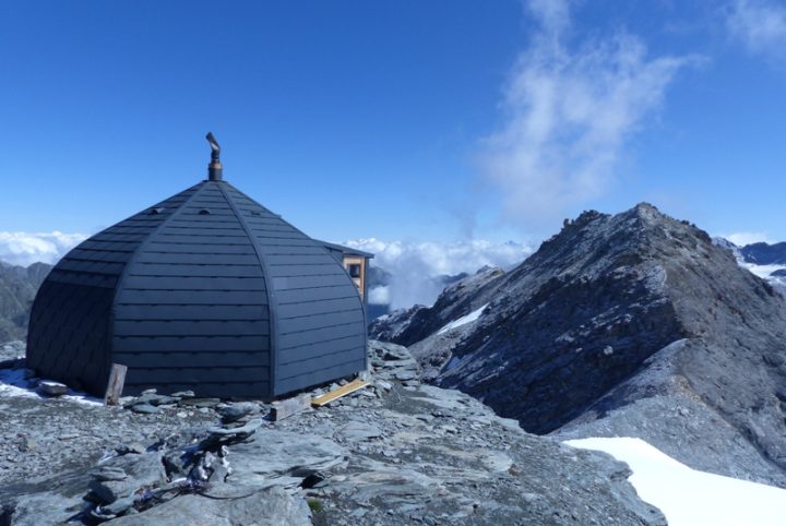 Refuge-igloo des Pantalons Blancs