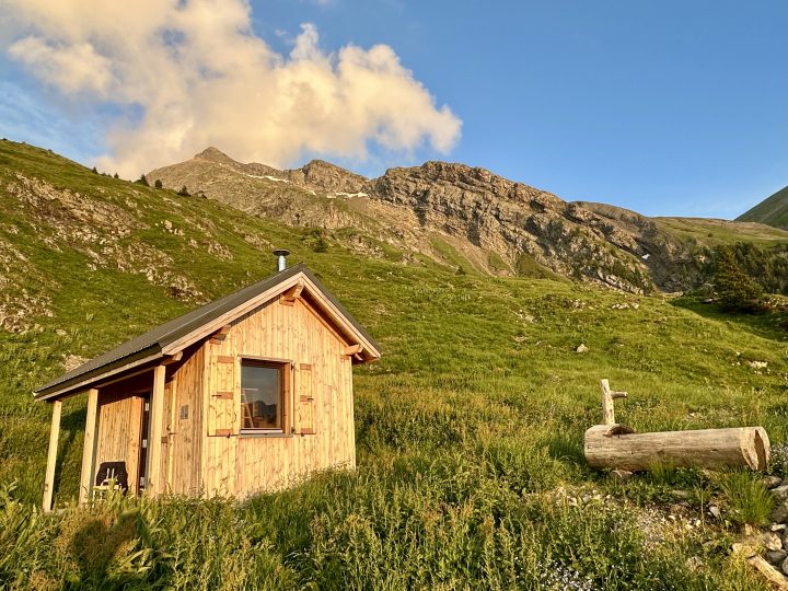 Ancienne cabane du Pré de la Vache