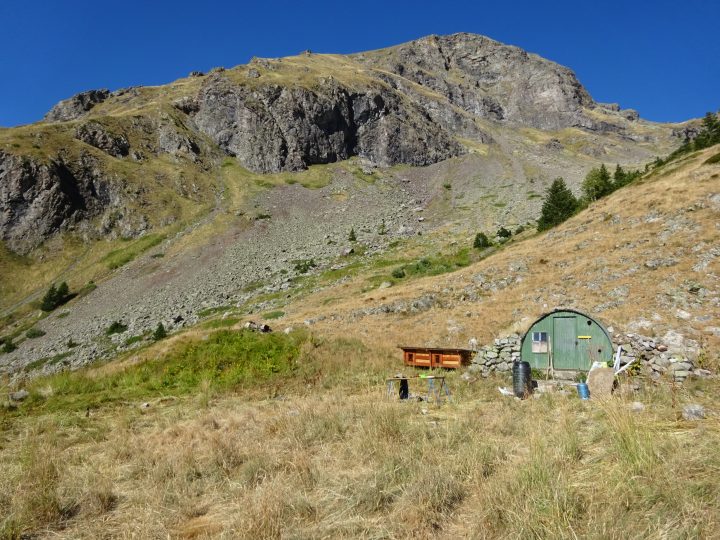 Ancienne cabane du Pré de la Vache