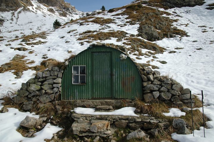 Ancienne cabane du Pré de la Vache