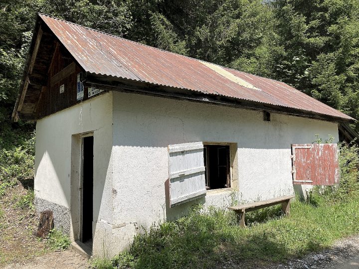 Cabane forestière de la Combe des Filles
