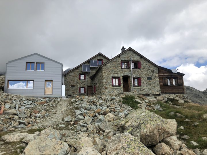 Cabane des Aiguilles Rouges