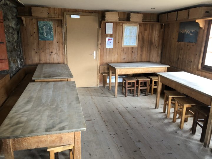 Cabane des Aiguilles Rouges