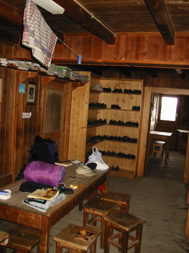Cabane des Aiguilles Rouges