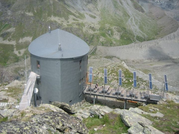 Cabane du Vélan