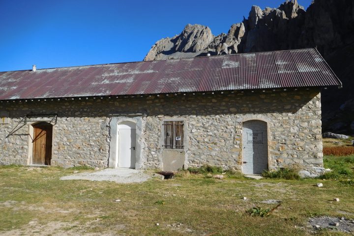Refuge du camp des Rochilles