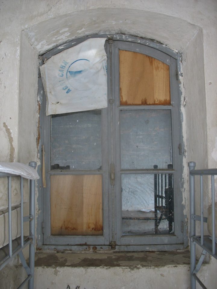 Refuge du camp des Rochilles