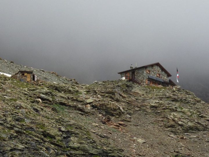 Refuge Perucca-Vuillermoz (lac du Dragon)