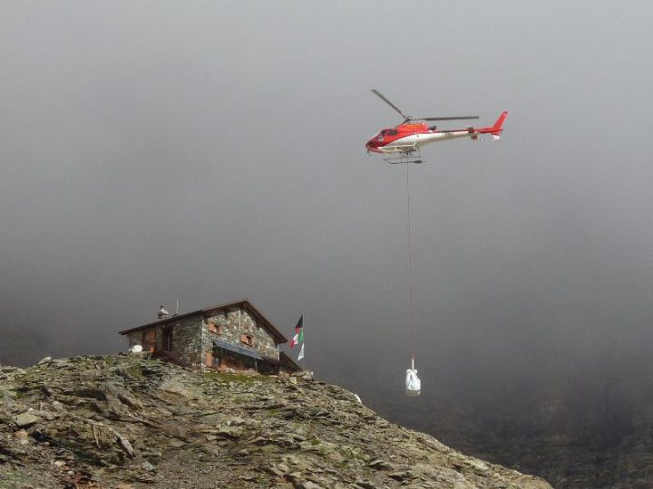 Refuge Perucca-Vuillermoz (lac du Dragon)