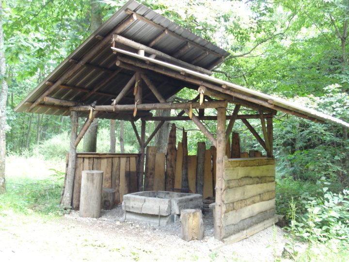 Abri de la cabane de La Lach