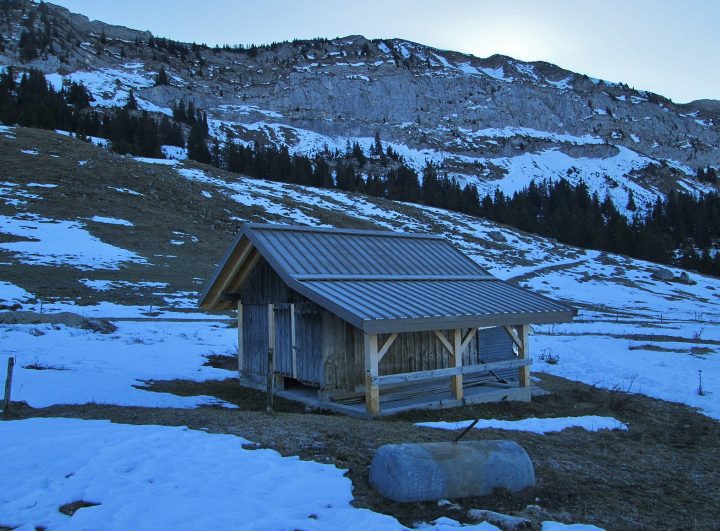 Abri du chalet du Pas du Loup