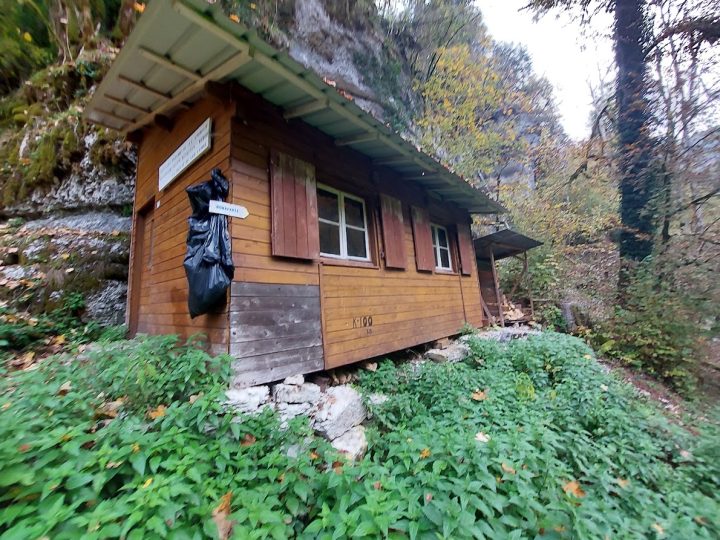 Cabane la Truite de Grand'Combe-des-Bois