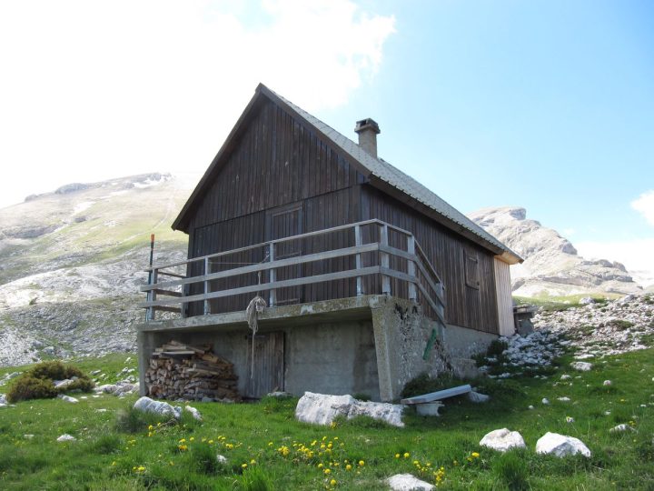 Cabane Pastorale du Chourum Clot