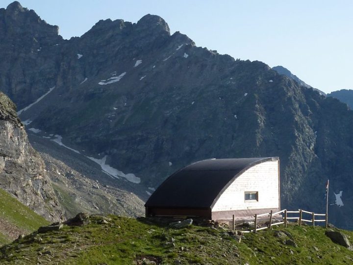Refuge-bivouac Chentre Carlo / Bionaz Ettore