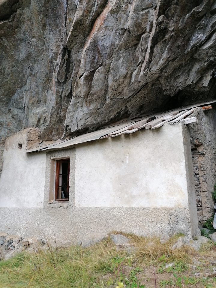 Abri de la Muande Bellone