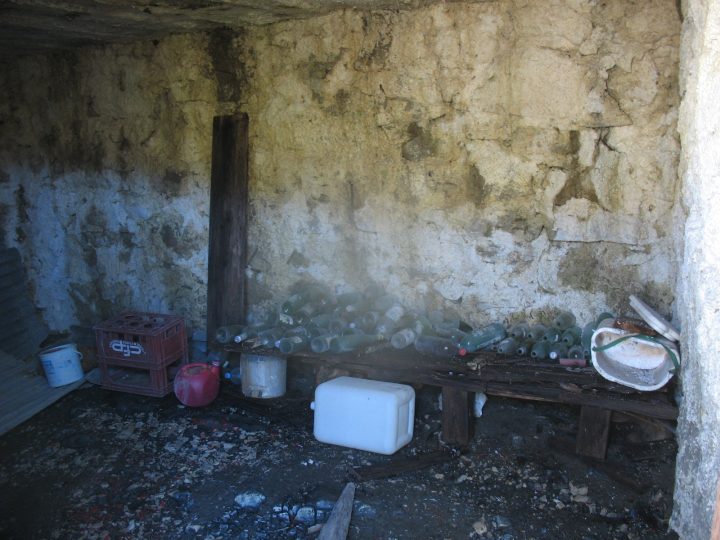 Abri de fortune du Chalet de Pertuis