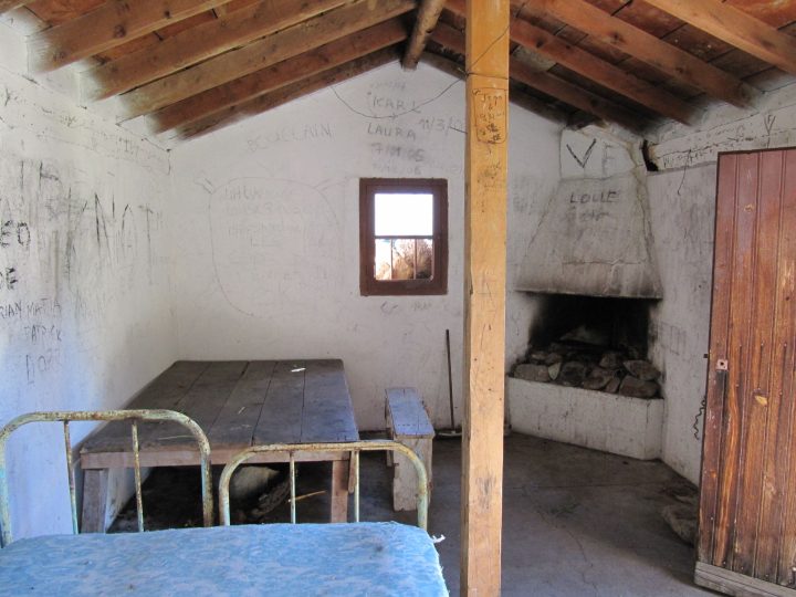 Cabane du Prat de la Mire