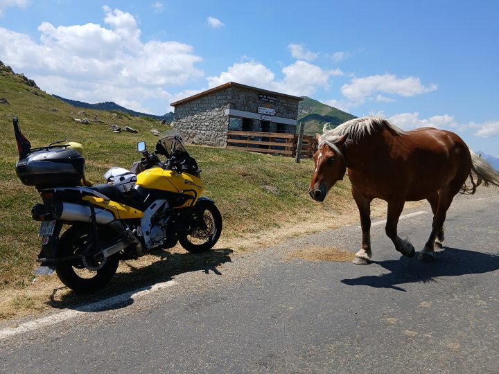 Cabane du col de Pailhères