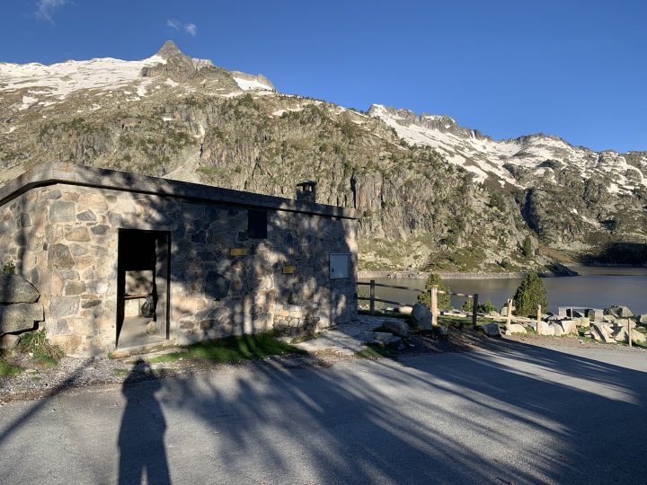 Abri hivernal du lac d'Aubert