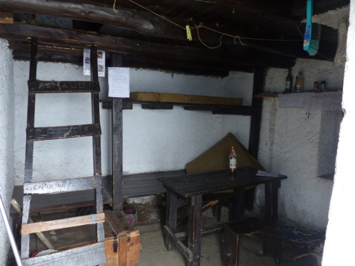 Cabane de Besset ou du Bout de la Forêt