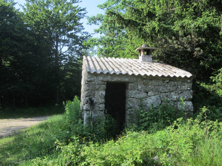 Cabane du col des Portes