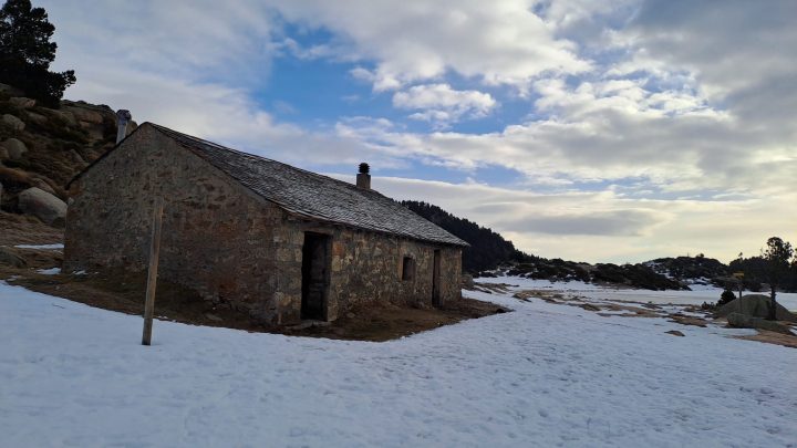 Cabane de l'étang de la Pradella