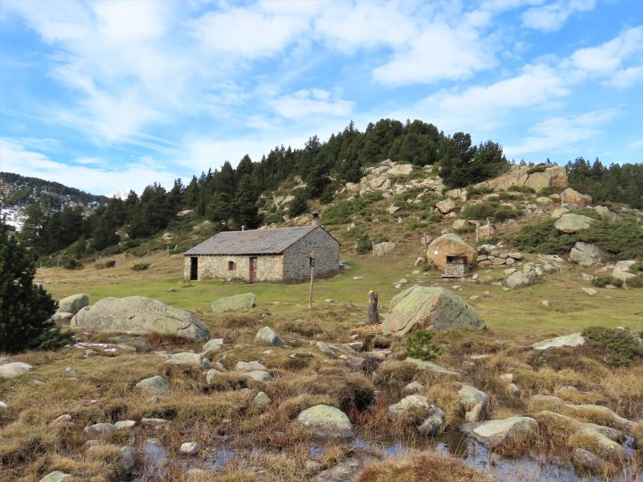 Cabane de l'étang de la Pradella