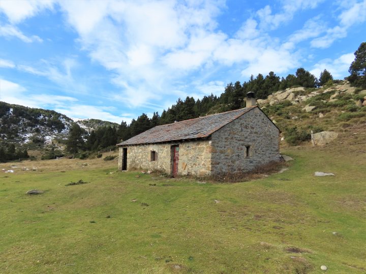 Cabane de l'étang de la Pradella