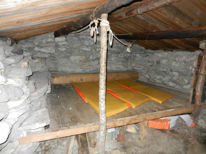 Cabane de Cézy (dite cabane des spéléologues)