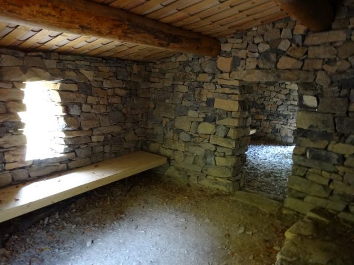 Abri de l'Escuichière