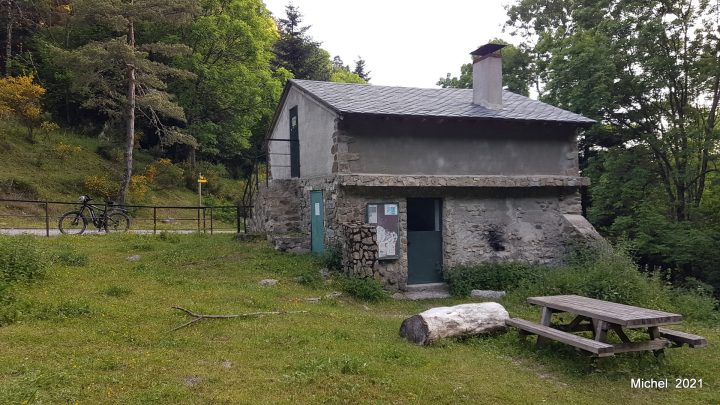 Refuge forestier de la Mouline