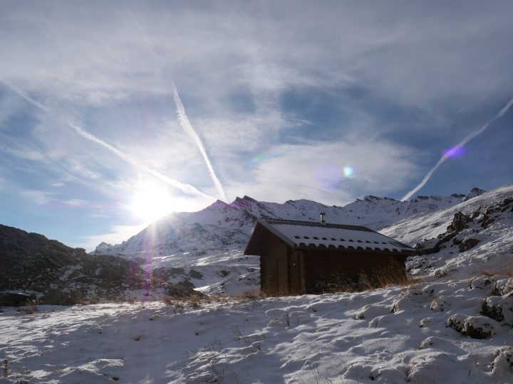 Cabane du Col (rive g)