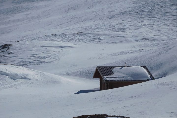 Cabane du Col (rive g)
