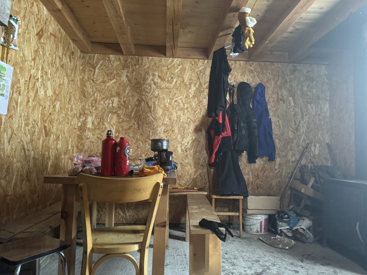Cabane du Clot La Sagne