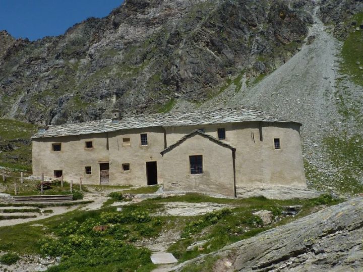 Refuge-oratoire de Cunéy