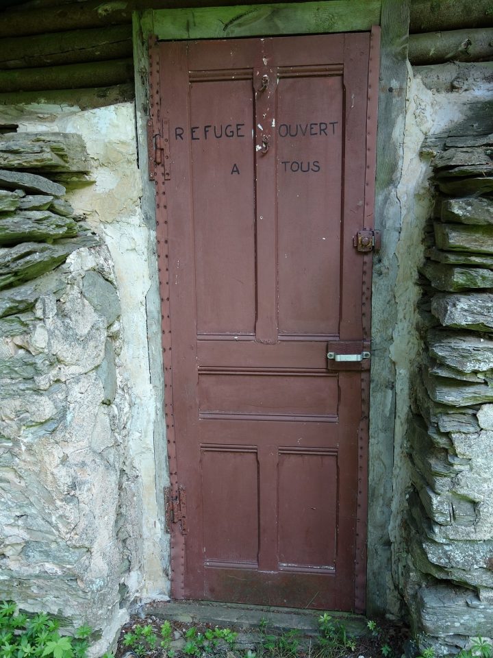 Cabane forestière de Charcotin