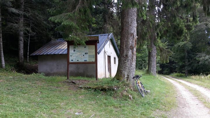 Cabane forestière du col de Gargante