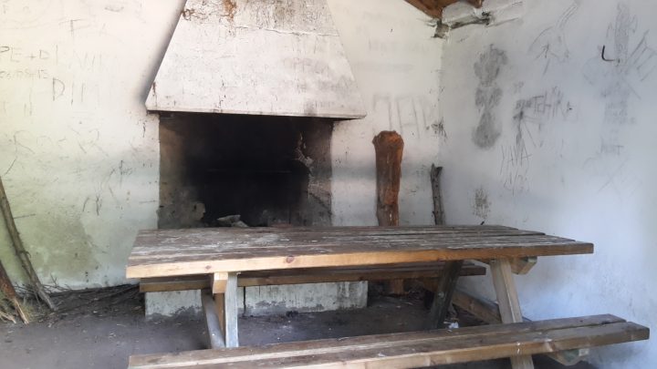 Cabane forestière du col de Lanscise