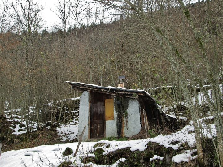 Cabane du village ruiné de La Chapelle