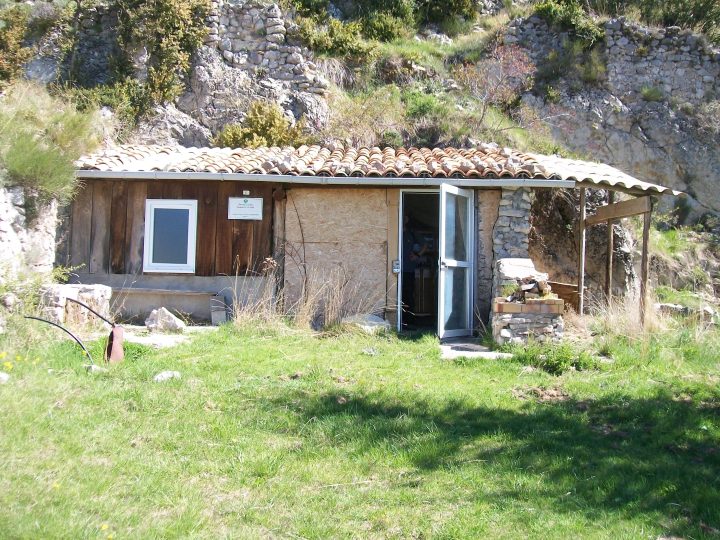 Abri de la Font d'Isnard