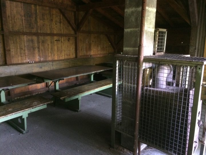 Abri de Poupette (Wueste Ruecken)