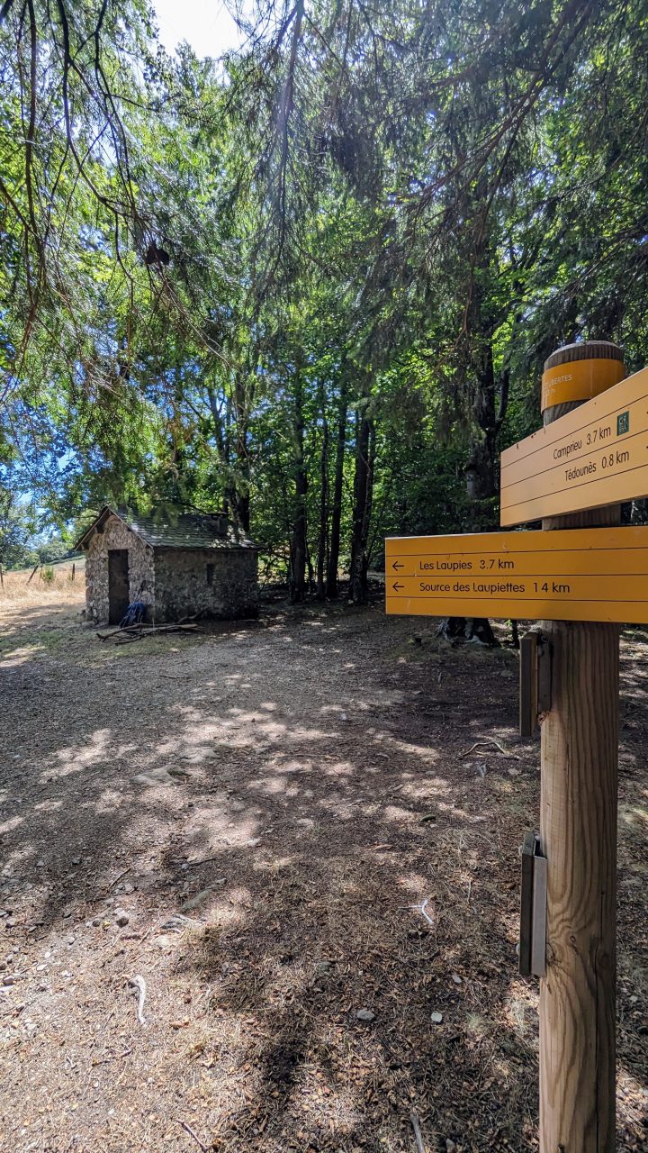 Cabane du col des Ubertes