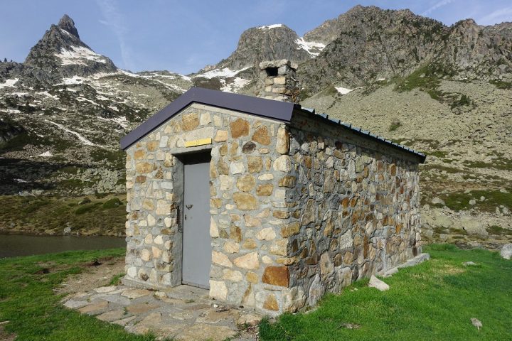 Cabane du Lac de Lagües