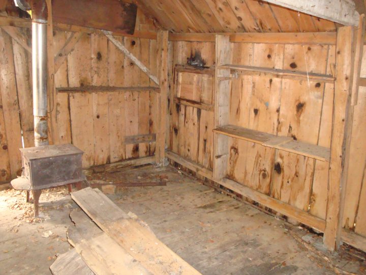 Cabane de la piste du Col des Tours  (torrent de l'Aup)
