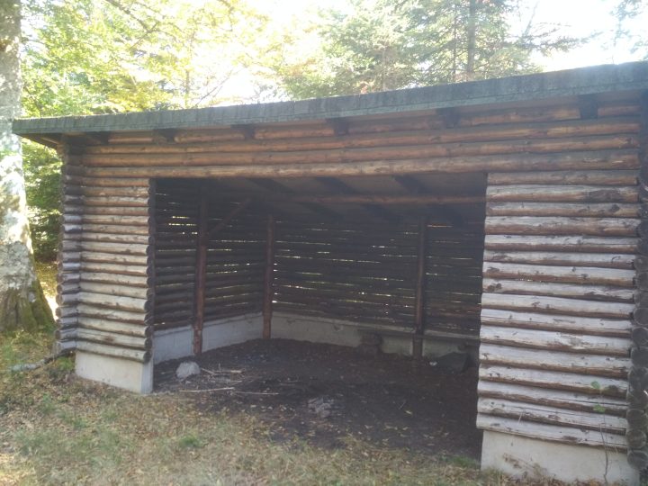 Abri de la roche des Corbeaux